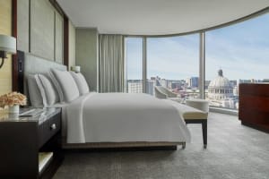 Four Seasons One Dalton Street Room
