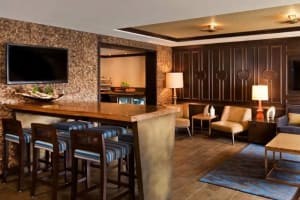 Hilton Santa Fe Historic Plaza Lounge