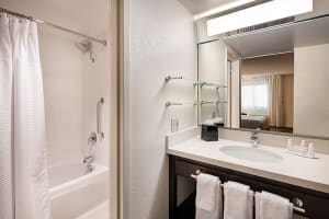 Fairfield by Marriott at Anaheim Resort Bath