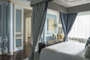 Four Seasons Hotel Jakarta Room