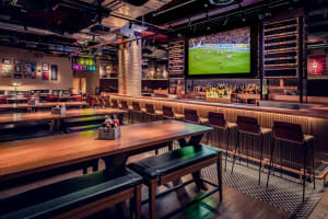 Frankfurt Marriott Hotel Bar