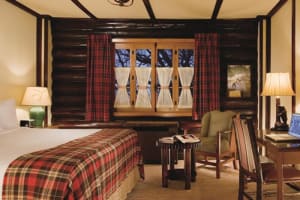 Fairmont Le Chateau Montebello Guest Room