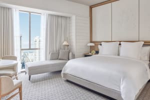 Four Seasons Hotel New Orleans Room