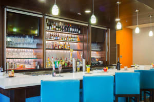 Fairfield Inn & Suites Savannah Downtown/Historic District Bar