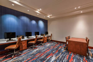 Holiday Inn Express & Suites San Francisco Fisherman's Wharf Business Center