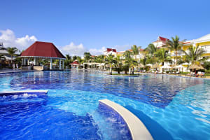 Bahia Principe Luxury Esmeralda Pool