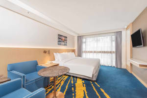Holiday Inn Golden Mile Hong Kong Room