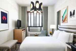 Galleria Park Hotel Deluxe Room