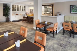 Hilton Garden Inn Reagan National Airport Dining