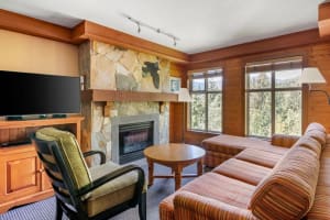 Hilton Grand Vacations Club Whistler Suite Living Area