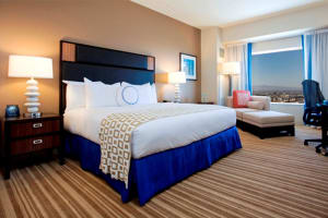 Hilton San Diego Bayfront Room