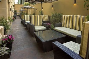 Hilton Checkers Los Angeles Patio
