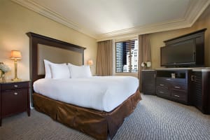 Hilton Checkers Los Angeles Room