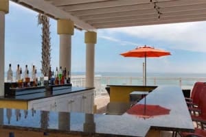Hilton Garden Inn Daytona Beach Oceanfront Bar