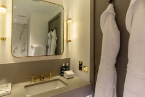 Hart Shoreditch Hotel London, Curio Collection by Hilton Bathroom