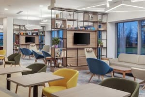 Hampton by Hilton Edinburgh Airport Lounge