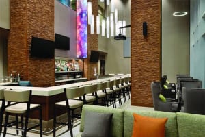 Hilton Garden Inn Calgary Downtown Bar