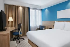 Hampton by Hilton Glasgow Central Guest Room