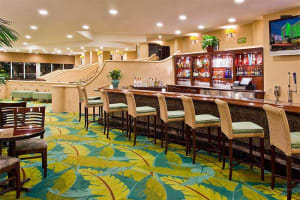 Holiday Inn Miami Beach-Oceanfront Lounge