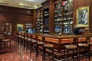 Hilton Naples Bar
