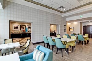 Hampton Inn & Suites by Hilton Saskatoon Airport Dining