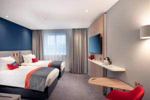 Holiday Inn Express London Heathrow T4 Guest Room