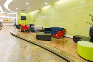 Holiday Inn Express & Suites Medellin Lobby