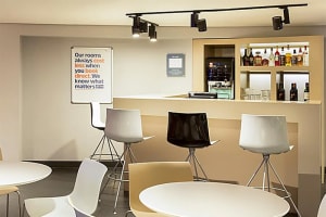 Holiday Inn Express London - Southwark Bar