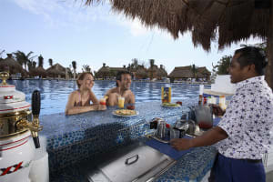 Iberostar Waves Cozumel Pool Bar