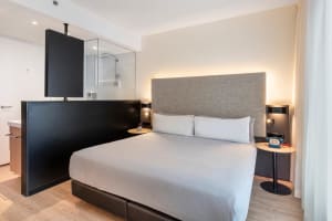 INNSiDE by Melia Amsterdam Guestroom
