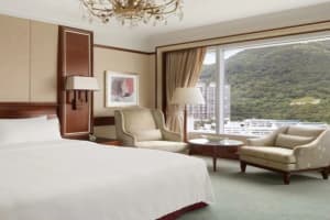 Island Shangri-La, Hong Kong Room