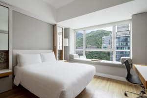 JEN Hong Kong by Shangri-La mountain view room