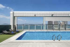 JEN Hong Kong by Shangri-La pool