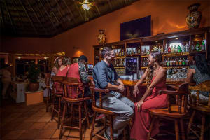 The Lodge at Jaguar Reef Bar