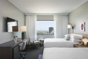 Kimpton Everly Hotel guestroom1