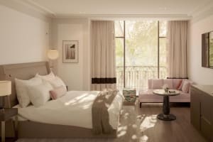 Kimpton St Honore Paris Guest Room
