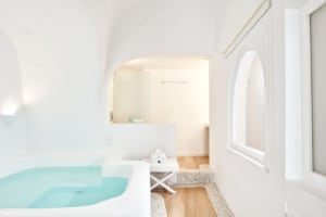 Katikies Kirini Santorini - The Leading Hotels of the World Bathroom