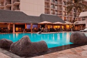 Courtyard by Marriott King Kamehameha's Kona Beach Hotel Pool and Bar