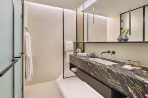 Koenigshof, a Luxury Collection Hotel, Munich Guestroom Bathroom