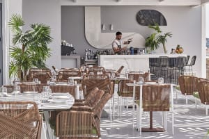 Kouros Hotel & Suites Bar