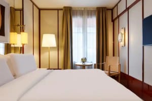 Le Belgrand Hotel Paris Champs Elysees, Tapestry by Hilton King Deluxe Room
