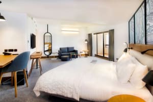 Le Meridien Abu Dhabi King Junior Suite