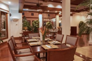 Las Verandas Hotel & Villas Dining