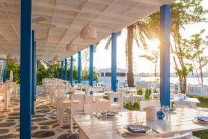 Le Meridien Mina Seyahi Beach Resort & Waterpark Dining