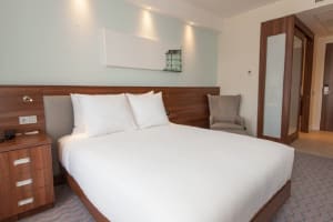 Hampton by Hilton Amsterdam Centre East guestroom2