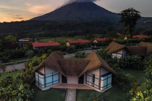 Montana de Fuego Eco Resort Exterior2