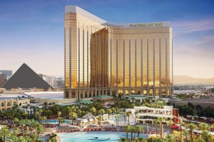 Mandalay Bay Resort and Casino, Las Vegas Outside