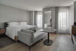 Courtyard Melbourne Flagstaff Gardens Premium King