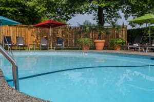 Radisson Blu Vancouver Airport Pool