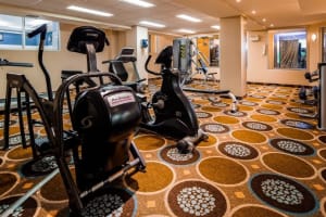 Best Western Plus Chocolate Lake Hotel gym